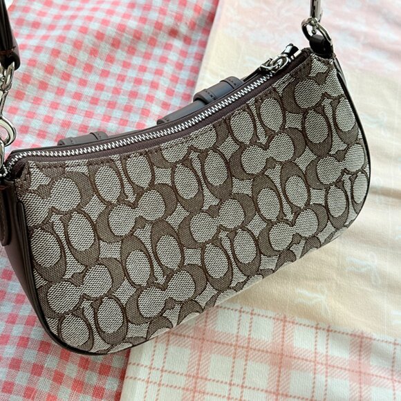 COACH CBJ00 Ashton Bag In Signature Jacquard Oak/Maple Outlet NEW - Picture 5 of 8